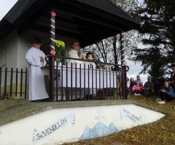 Účastníci sv. omše na počesť patróna sv. Vendelína