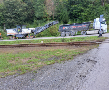 Aktuality / Začali práce na rekonštrukcii cesty III. triedy do našej obce - foto