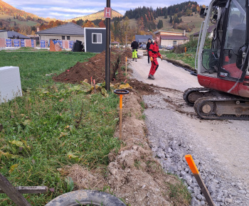 Aktuality / Nízko napäťové elektrické vedenie je v časti Roveň a Klin pre IBV vybudované - foto