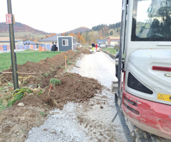 Aktuality / Nízko napäťové elektrické vedenie je v časti Roveň a Klin pre IBV vybudované - foto