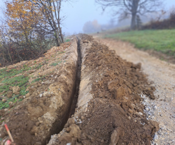 Aktuality / Nízko napäťové elektrické vedenie je v časti Roveň a Klin pre IBV vybudované - foto