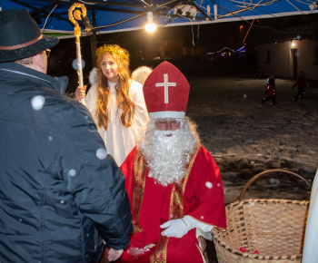 Aktuality / Detská svätá omša v Medzibrodí n/Or. 0po nej prišiel aj sv. Mikuláš - foto