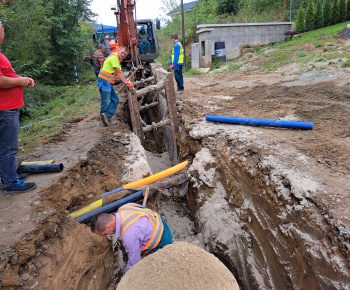 Aktuality / Práce na projekte: Medzibrodie nad Oravou - Lokalita Klin. Rozšírenie splaškovej kanalizácie boli v decembri 2024 ukončenéi - foto