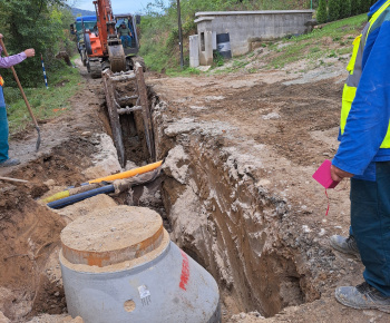 Aktuality / Práce na projekte: Medzibrodie nad Oravou - Lokalita Klin. Rozšírenie splaškovej kanalizácie boli v decembri 2024 ukončenéi - foto