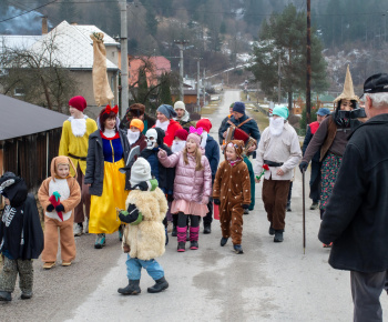 Aktuality / Fašiangy v Medzibrodí n/Or. - sprievod masiek obcou a pochovanie basy 1.3.2025 - foto