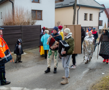 Aktuality / Fašiangy v Medzibrodí n/Or. - sprievod masiek obcou a pochovanie basy 1.3.2025 - foto