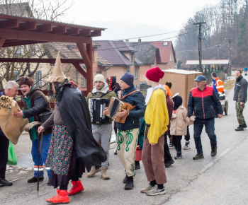 Aktuality / Fašiangy v Medzibrodí n/Or. - sprievod masiek obcou a pochovanie basy 1.3.2025 - foto