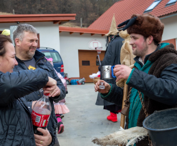 Aktuality / Fašiangy v Medzibrodí n/Or. - sprievod masiek obcou a pochovanie basy 1.3.2025 - foto