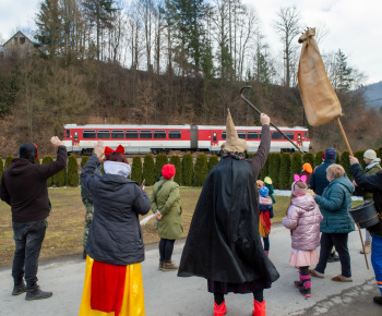 Aktuality / Fašiangy v Medzibrodí n/Or. - sprievod masiek obcou a pochovanie basy 1.3.2025 - foto