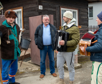 Aktuality / Fašiangy v Medzibrodí n/Or. - sprievod masiek obcou a pochovanie basy 1.3.2025 - foto