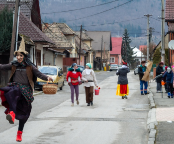 Aktuality / Fašiangy v Medzibrodí n/Or. - sprievod masiek obcou a pochovanie basy 1.3.2025 - foto